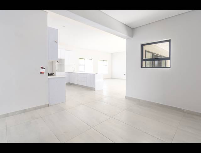 4 BEDROOM FREESTANDING FOR SALE IN SANDOWN